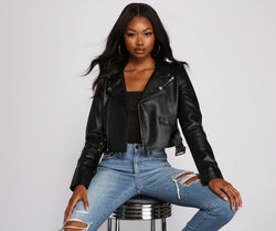 Get ready for any event with the Biker Chic Crop Jacket in black, an essential start to creating a versatile outfit for women for parties, cocktail hours, or Valentine's Day events.