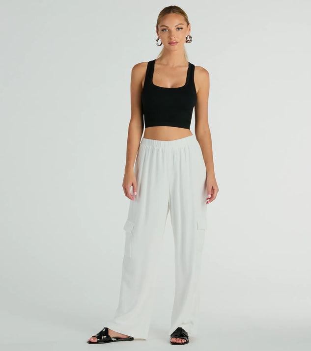 Refresh your fall closet with stylish women's pants like the Golden Hour High-Rise Cargo Wide-Leg Linen Pants in a sleek fabric and a pant leg style that makes your look unique.