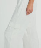 Refresh your fall closet with stylish women's pants like the Golden Hour High-Rise Cargo Wide-Leg Linen Pants in a sleek fabric and a pant leg style that makes your look unique.