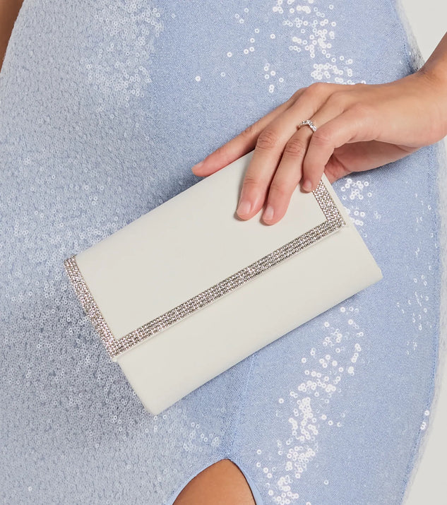 Homecoming jewelry and accessories like the Sparkle Scene Rhinestone Foldover Clutch provide the finishing touch to help you dazzle at HOCO 2024!